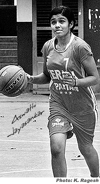 Image of Aswathi Jayasankar, basketball player for KV Hebbal, Indian gils basketball, at All-India championships, dribbling ball upcourt. Photo: K. Ragesh