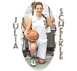 Julia Schelkle, DJK Landsberg U17 girls basketball player, #7, kneeling, with basketball on knee, cropped from team photo.